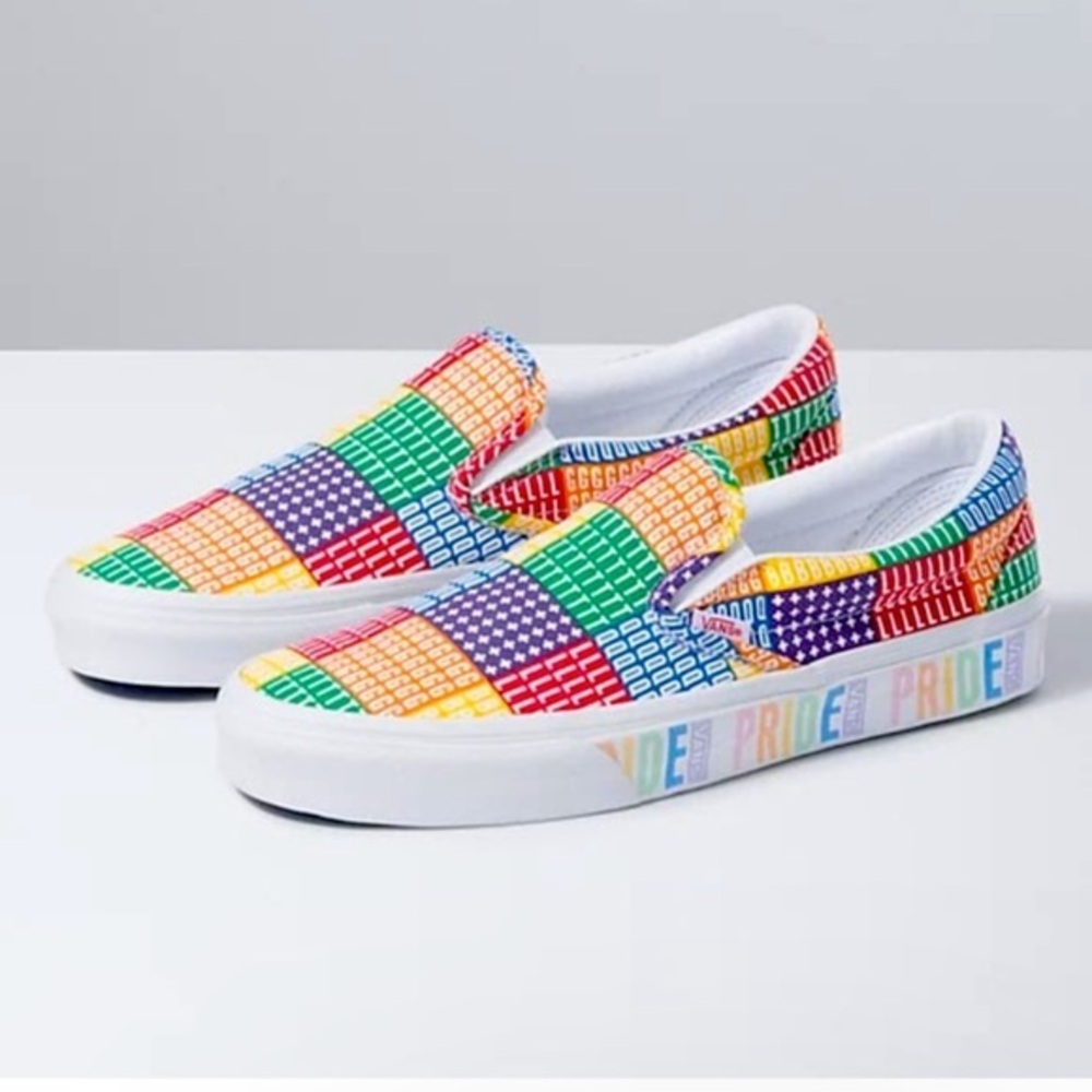 PRIDE CLASSIC SLIP ON MULTI TRUE WHITE size 10.5 mens